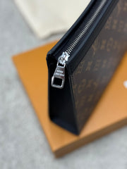 Bolso LOUIS VUITTON Hombre