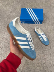 Adidas Gazelle azul claro