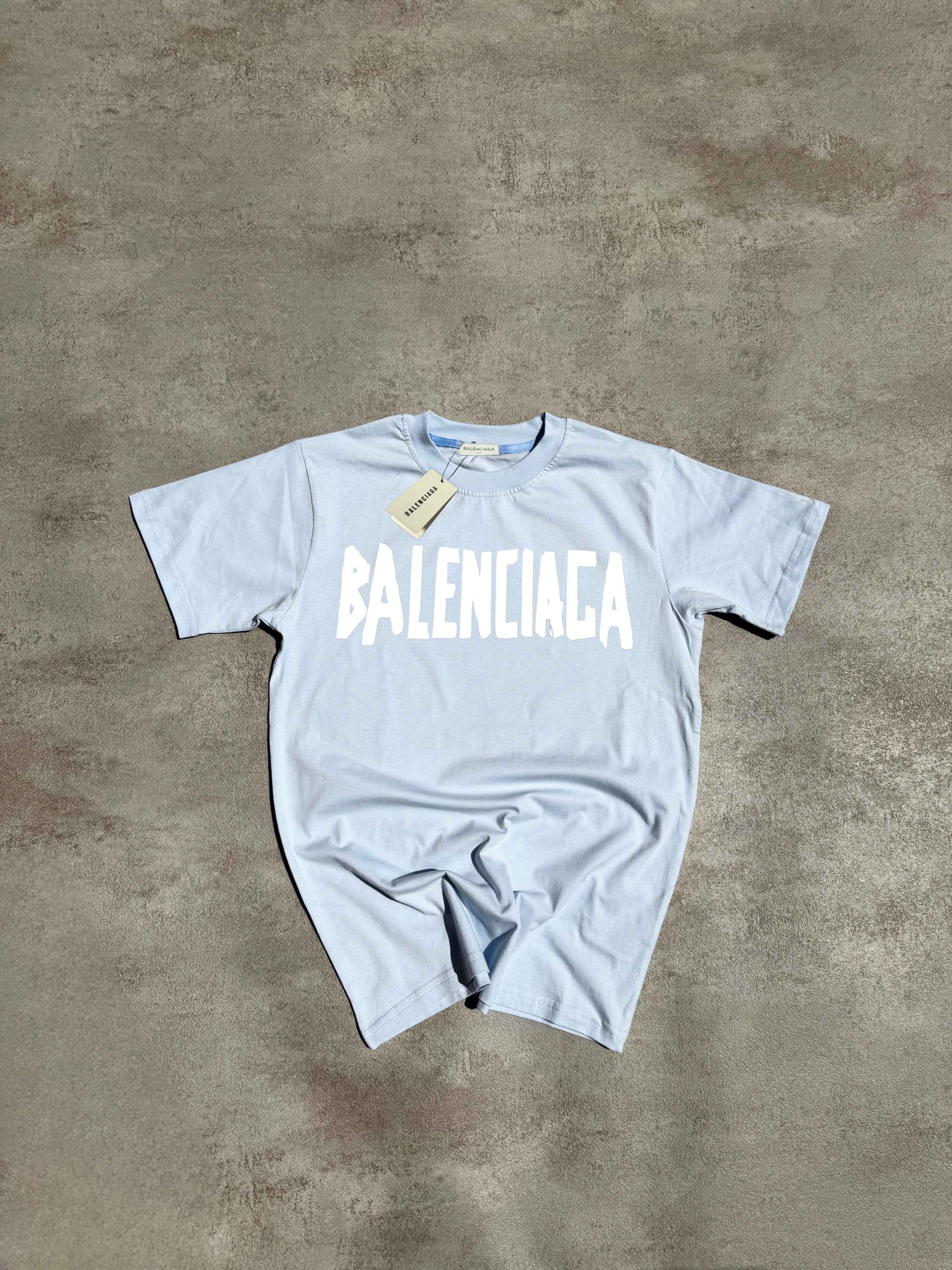 CAMISETA BALENClAGA