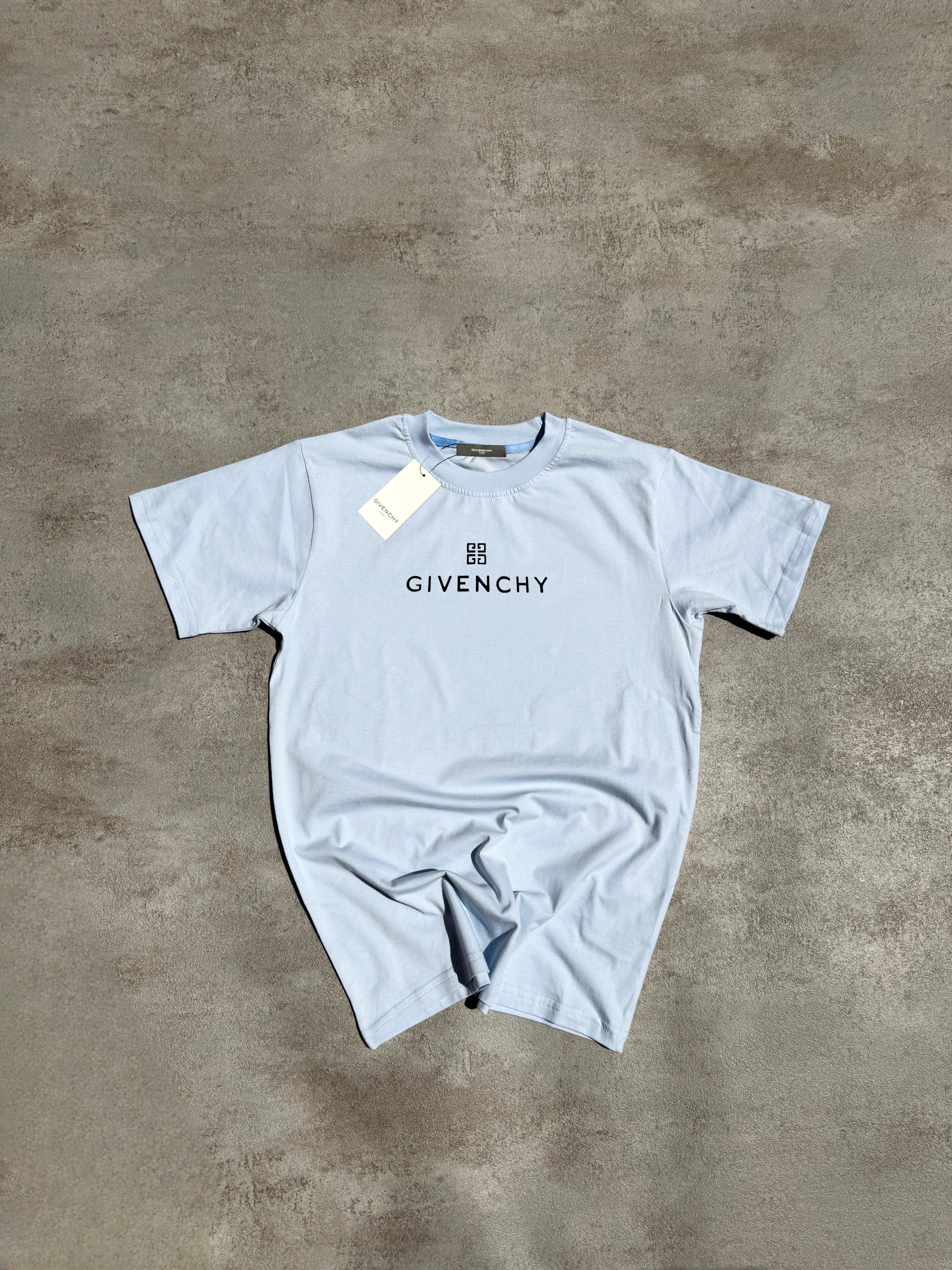 CAMISETA GIVENĆHY