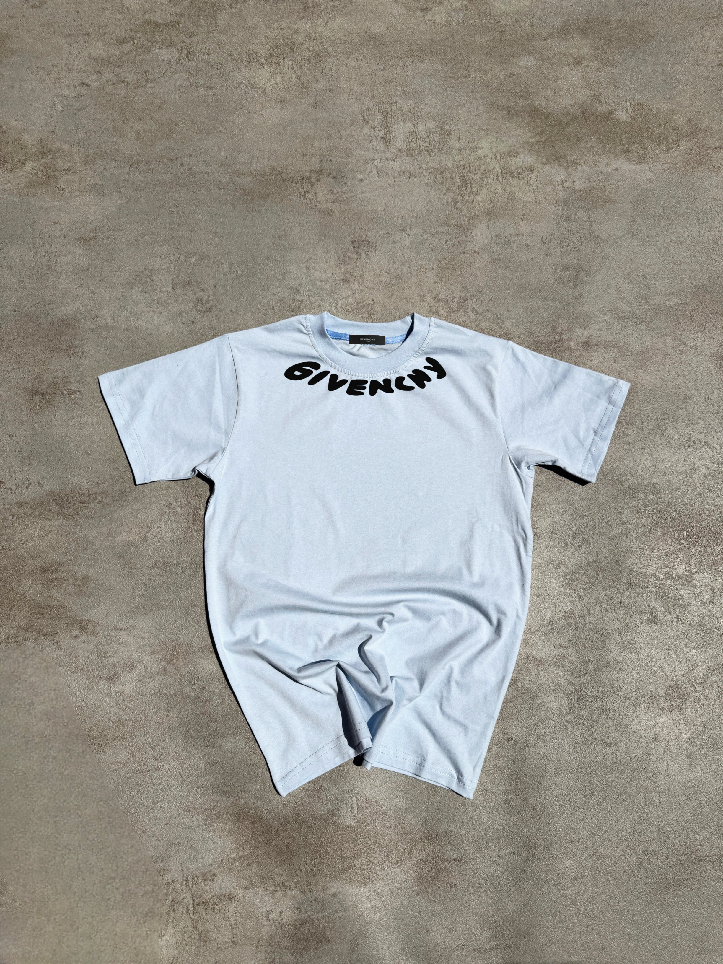 CAMISETA GIVENĆHY