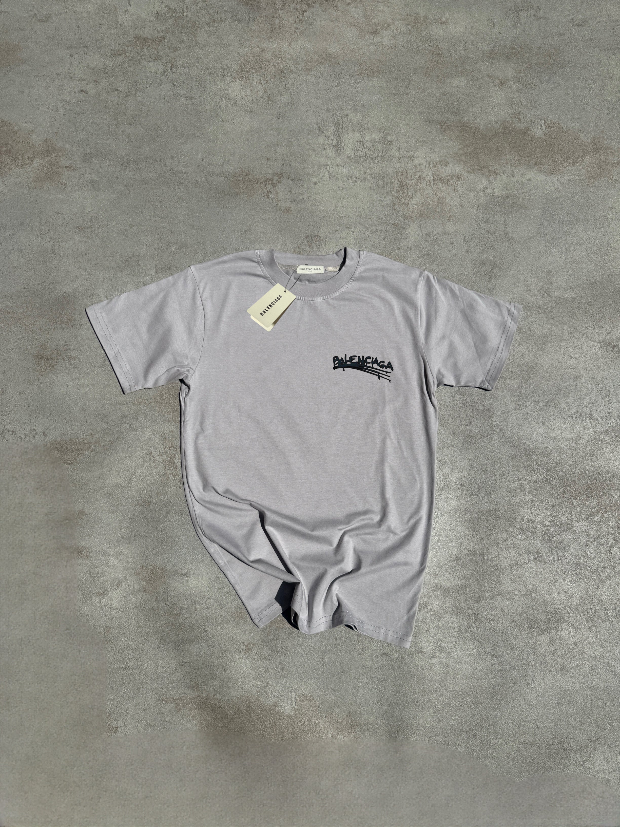 CAMISETA BALENClAGA